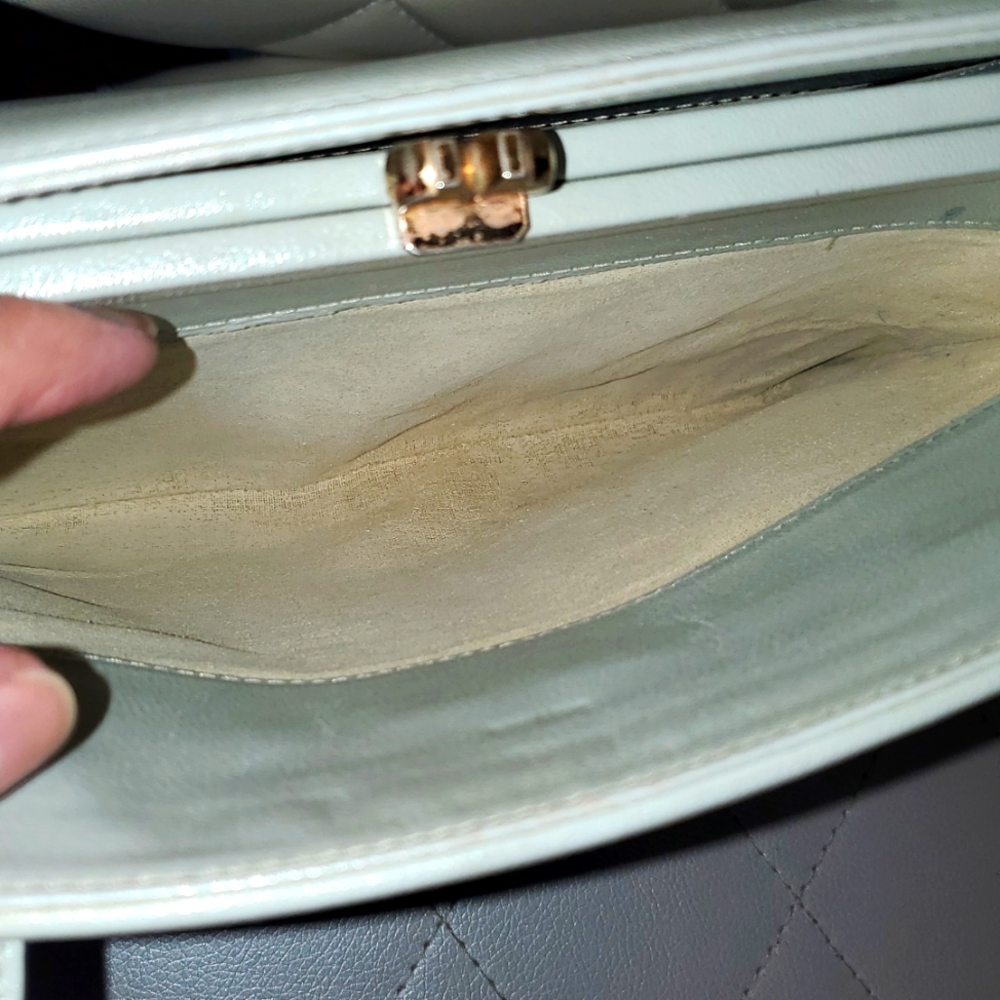 RARE VINTAGE CHLOE Light Grey Leather Handbag Kisslock - Picture 12 of 17